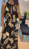 Sleeveless Waistless Black Printed Dress